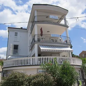 Apartment Antonia, Malinska