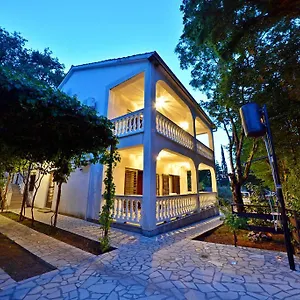 Apartment Karmelic, Malinska